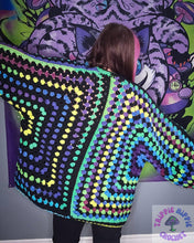 Load image into Gallery viewer, Parrot Stripe Hexi Cardi